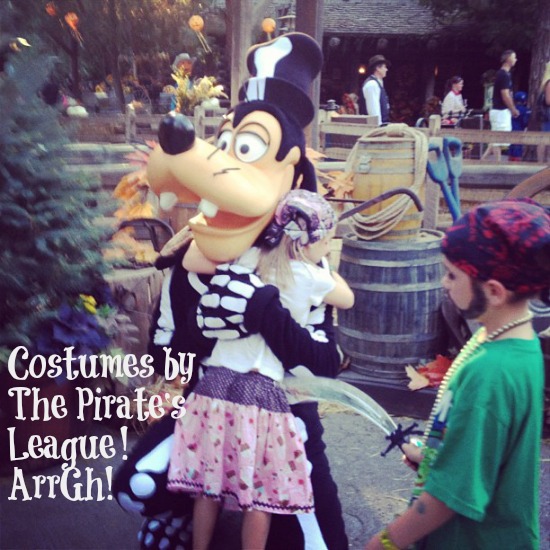 Halloween Goofy and Pirates
